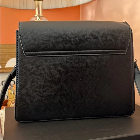 Badgley Mischka Black Crossbody Bag - Picture 4 of 6